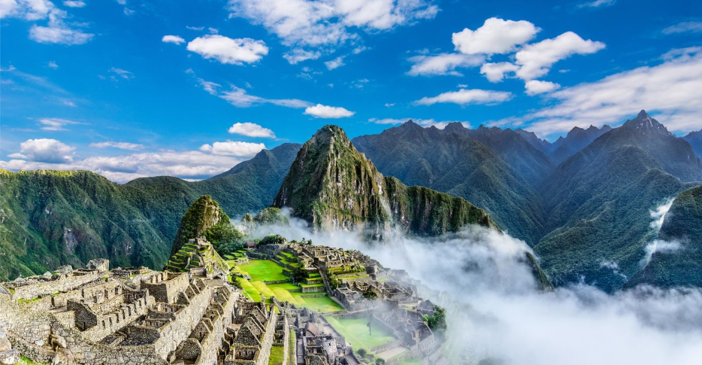 Puncak Kejayaan : Mengagumi Machu Picchu di Puncak Andes