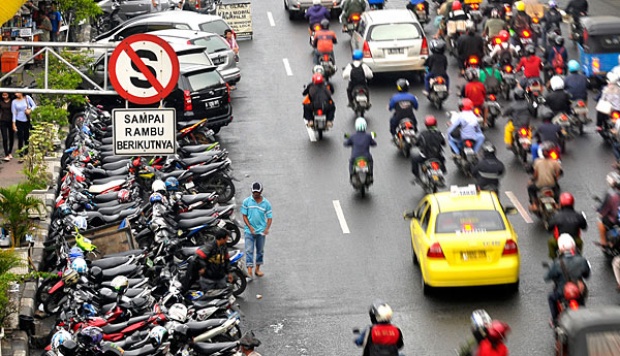 Tukang Parkir Minta Maaf Serobot Lahan Warga