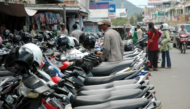 Tukang Parkir Minta Maaf Serobot Lahan Warga