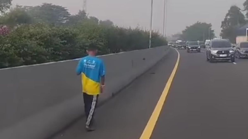 Kecelakaan Beruntun di Tol Jagorawi, Anak Kecil Nyebrang